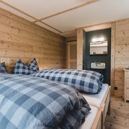 Alpenblick Bergrestaurant & * ארוזה